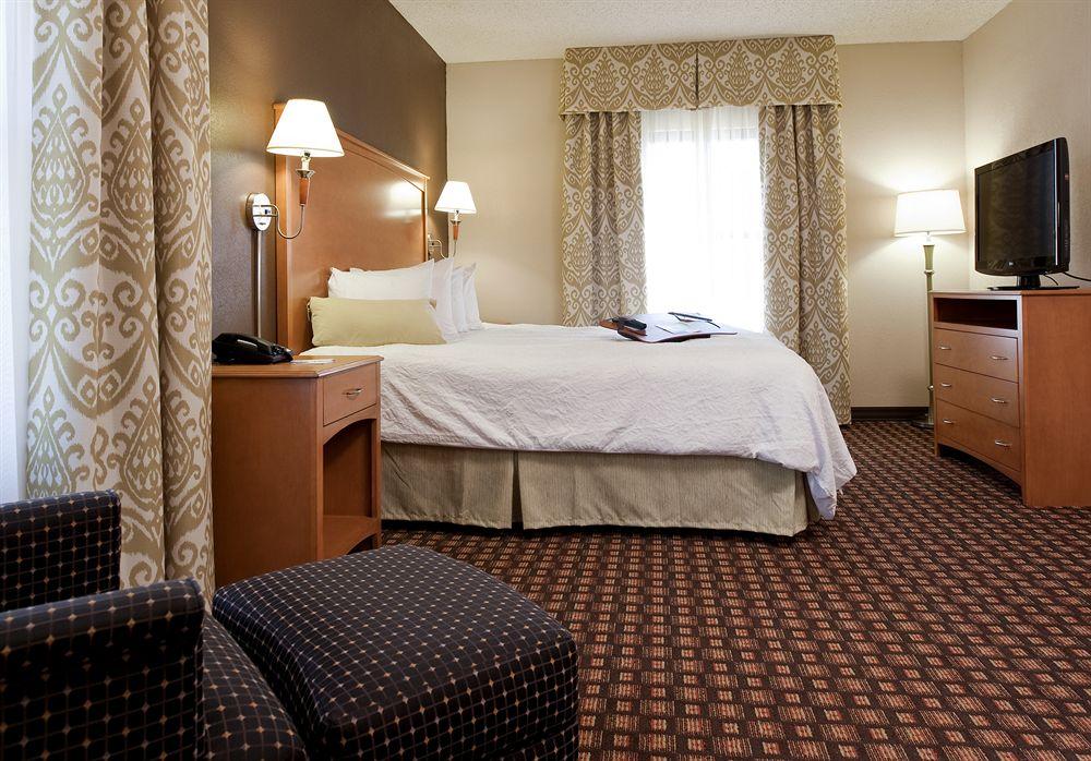Hampton Inn & Suites Nashville-Vanderbilt-Elliston Place Bagian luar foto