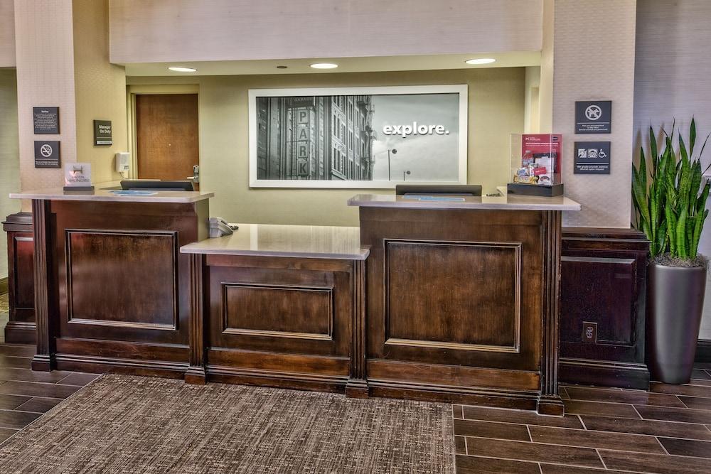 Hampton Inn & Suites Nashville-Vanderbilt-Elliston Place Bagian luar foto