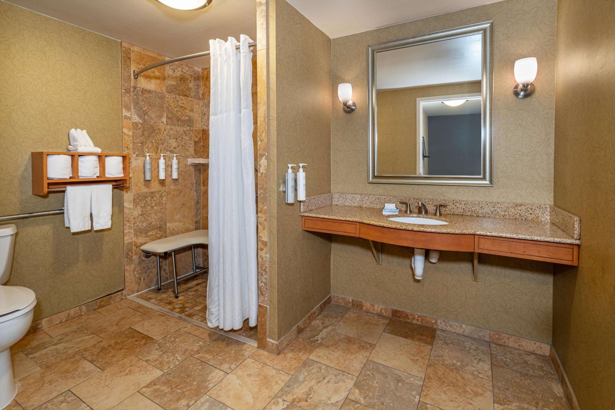 Hampton Inn & Suites Nashville-Vanderbilt-Elliston Place Bagian luar foto