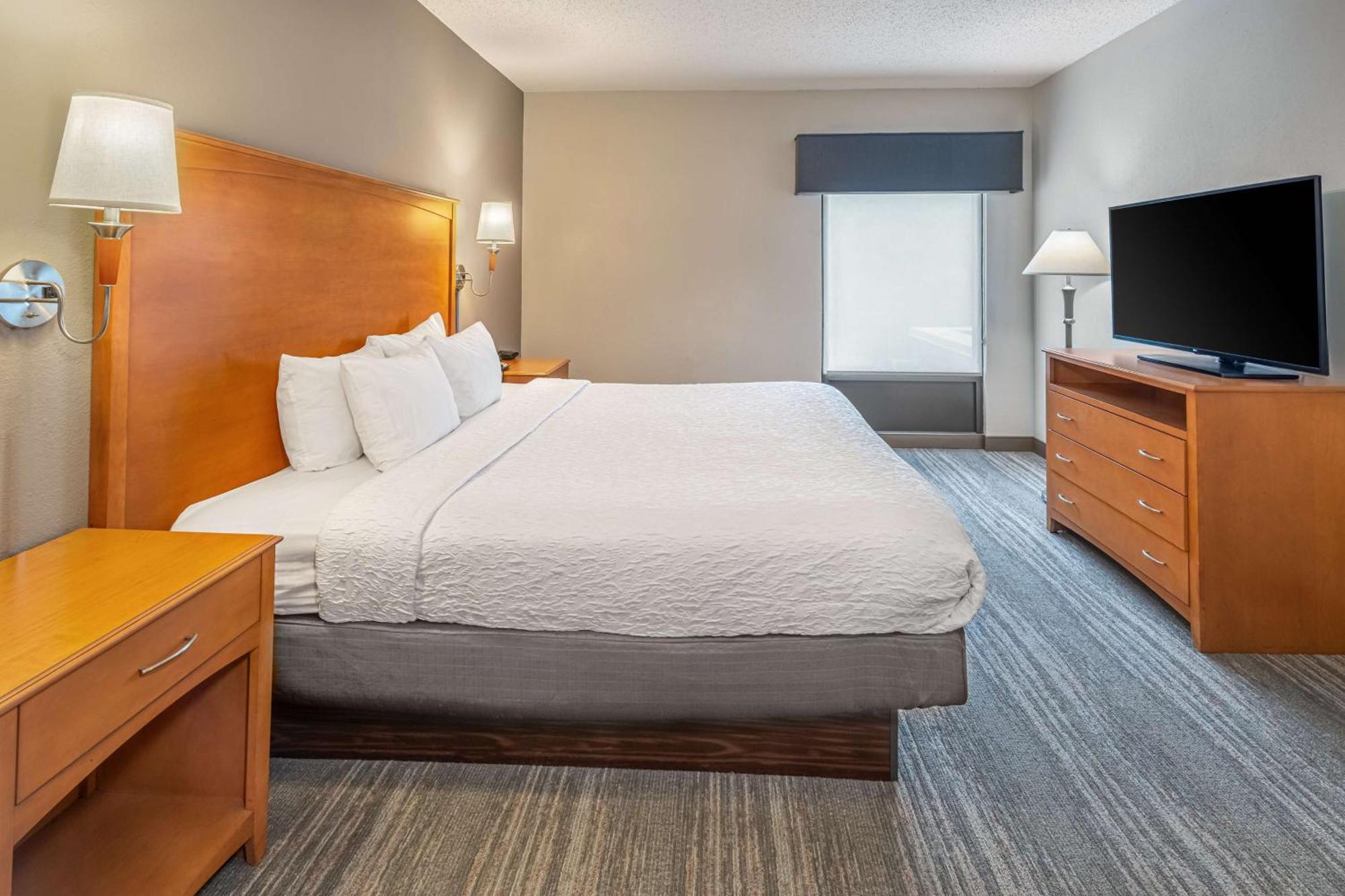 Hampton Inn & Suites Nashville-Vanderbilt-Elliston Place Bagian luar foto
