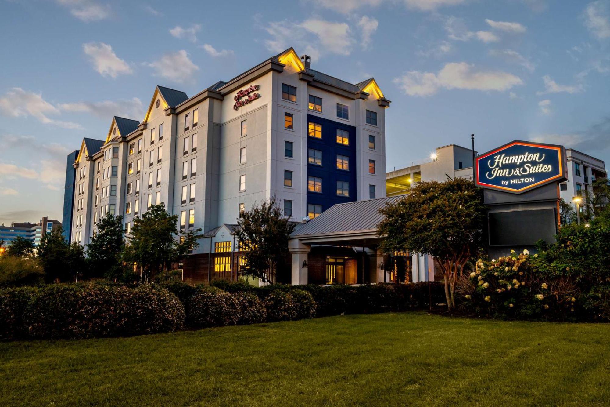 Hampton Inn & Suites Nashville-Vanderbilt-Elliston Place Bagian luar foto