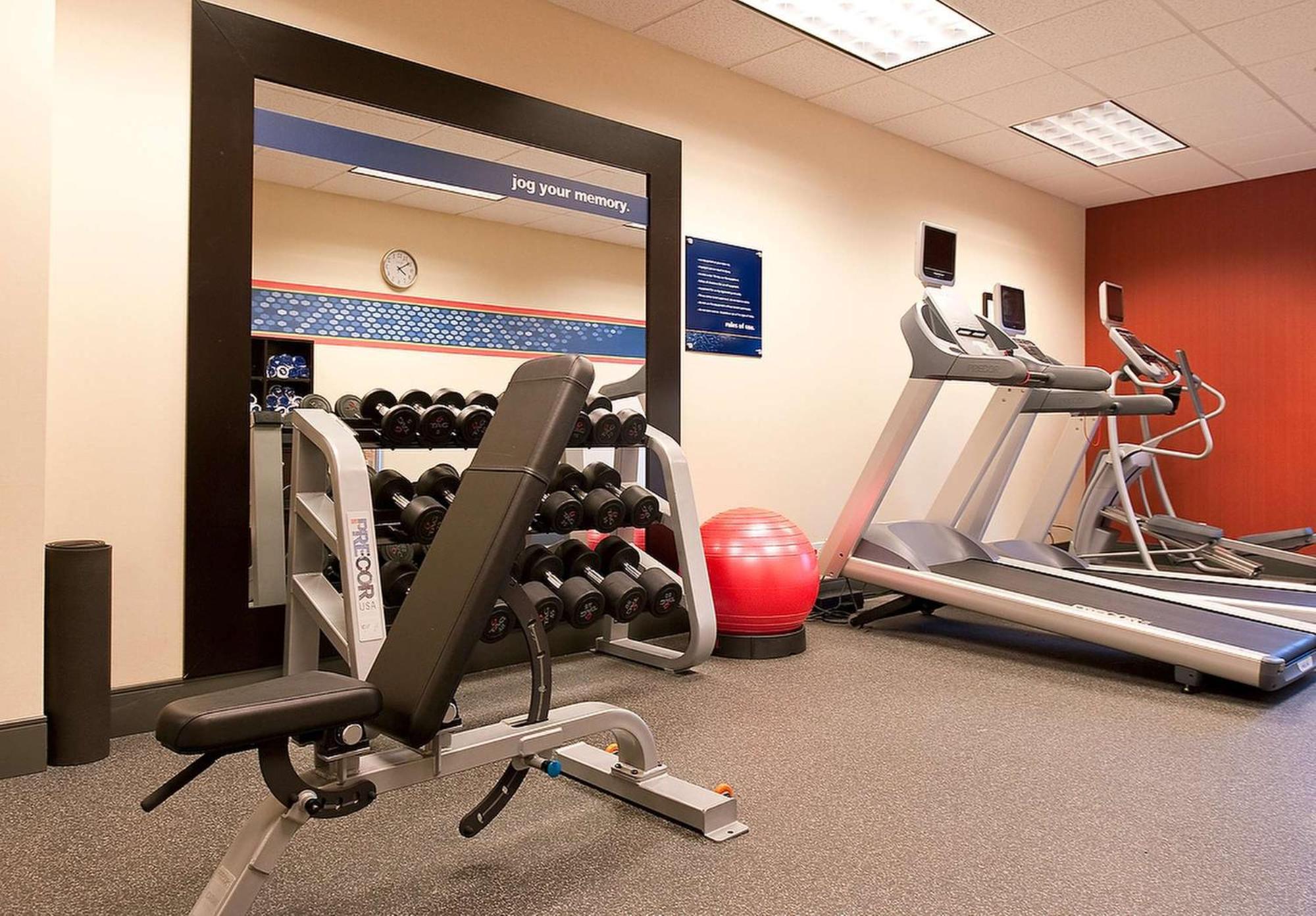 Hampton Inn & Suites Nashville-Vanderbilt-Elliston Place Bagian luar foto