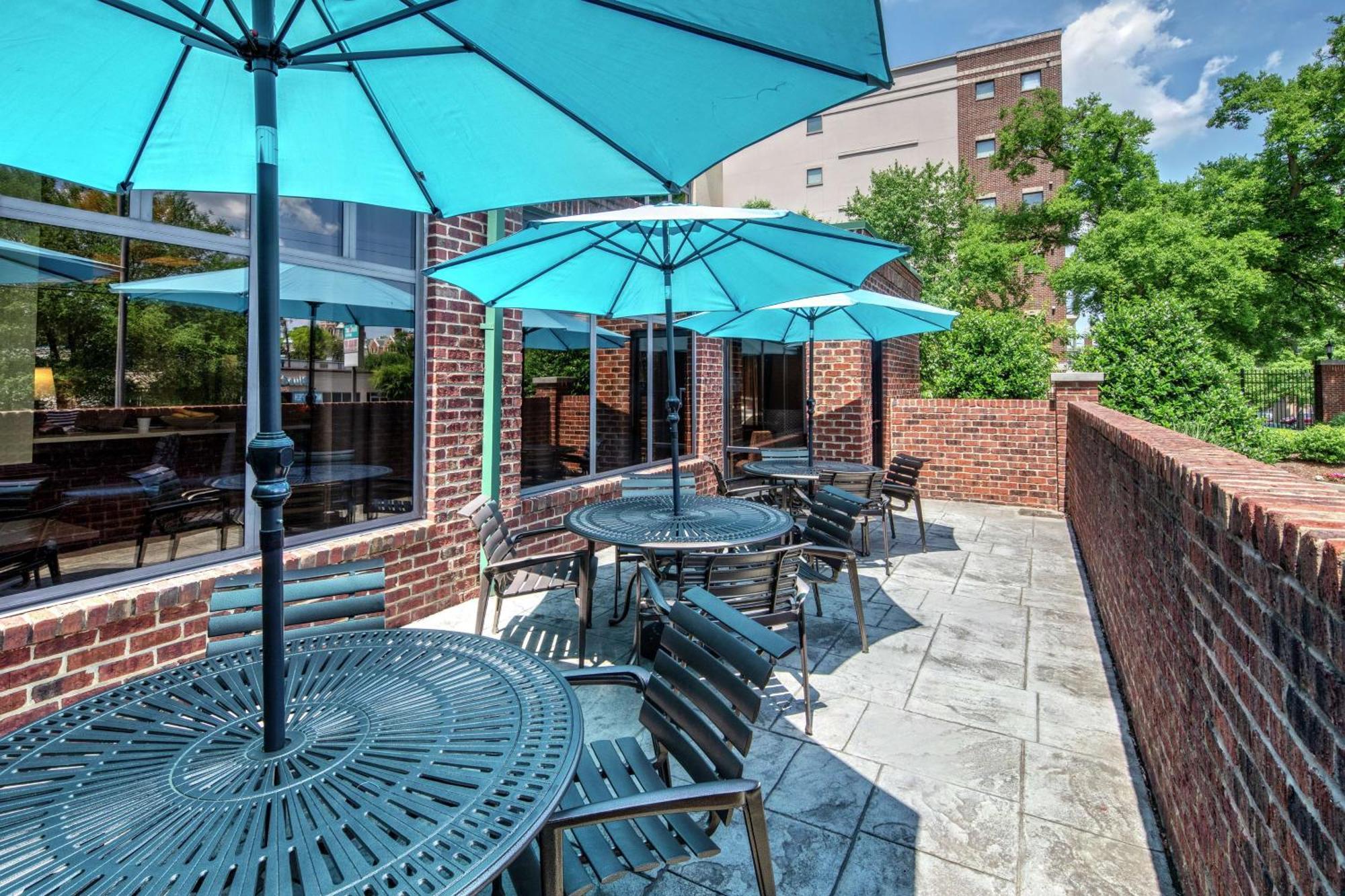 Hampton Inn & Suites Nashville-Vanderbilt-Elliston Place Bagian luar foto